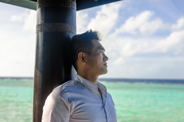 A & B Honeymoon Portrait at Anantara Kihavah Villas, Anantara Kihavah Villas, Baa Atoll, Maldives — frame 6