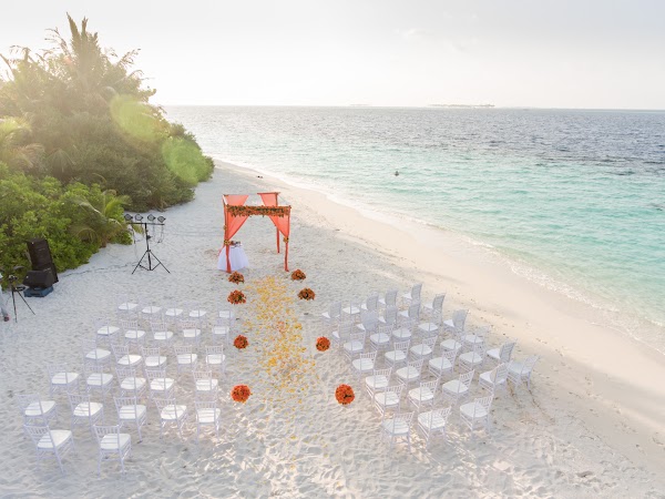 R & J Destination Wedding at Eriyadhu Island Resort — frame 7