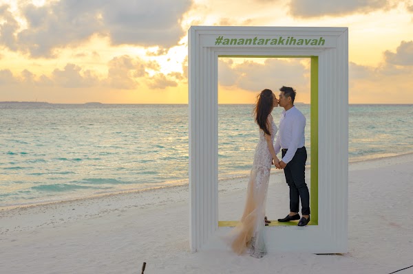 A & B Honeymoon Portrait at Anantara Kihavah Villas — photographed at Anantara Kihavah Maldives Villas, Baa (South Maalhosmadulu) Atoll — frame 9