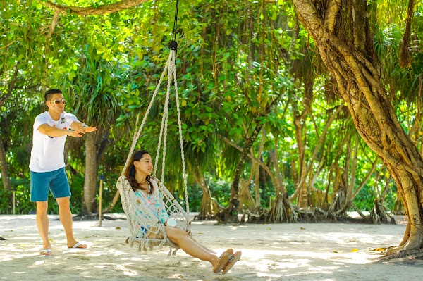 K & J Family Portrait at Four Seasons Resort Maldives at Landaa Giraavaru, Four Seasons Resort Maldives at Landaa Giraavaru, Baa Atoll, Maldives — frame 6