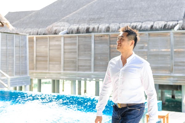A & B Honeymoon Portrait at Anantara Kihavah Villas, Anantara Kihavah Villas, Baa Atoll, Maldives — frame 12