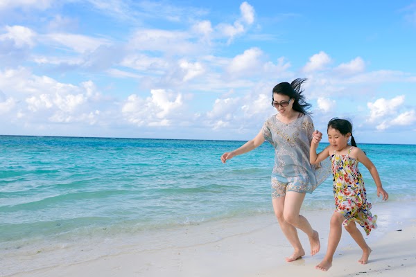 K & J Family Portrait at Four Seasons Resort Maldives at Landaa Giraavaru, Four Seasons Resort Maldives at Landaa Giraavaru, Baa Atoll, Maldives — frame 21