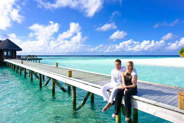 K & A Anniversary Portrait at Mirihi Island Resort — frame 9