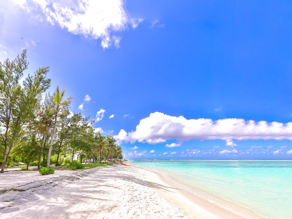 G & L Honeymoon Portrait at hulhumale — hulhumale, Kaafu Atoll, Maldives — frame 9