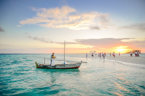 N & S  Elopement at Dhiffushi — frame 9