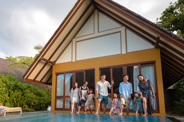 K & J Family Portrait at Four Seasons Resort Maldives at Landaa Giraavaru, Four Seasons Resort Maldives at Landaa Giraavaru, Baa Atoll, Maldives — frame 10