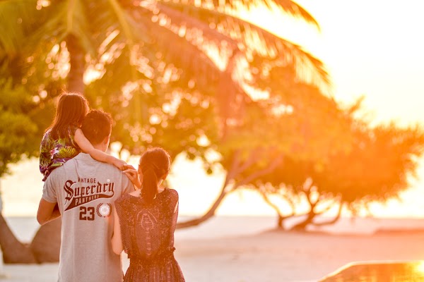 K & L  Proposal at Cocoa Island — frame 9