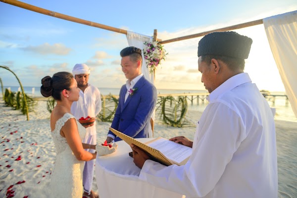 A & Z Elopement Elopement at Mirihi Island Resort, Mirihi Island Resort, Alifu Dhaalu Atoll, Maldives — frame 10