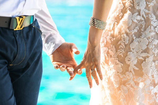 A & B Honeymoon Portrait at Anantara Kihavah Villas, Anantara Kihavah Villas, Baa Atoll, Maldives — frame 17