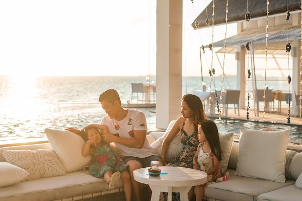 K & J Family Portrait at Four Seasons Resort Maldives at Landaa Giraavaru — frame 9