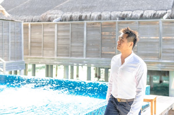 A & B Honeymoon Portrait at Anantara Kihavah Villas, Anantara Kihavah Villas, Baa Atoll, Maldives — frame 11