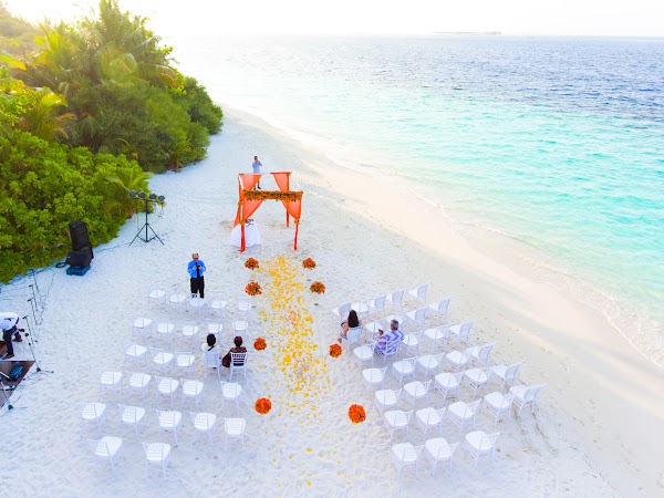 R & J Destination Wedding at Eriyadhu Island Resort, Eriyadhu Island Resort, Kaafu Atoll, Maldives — frame 5