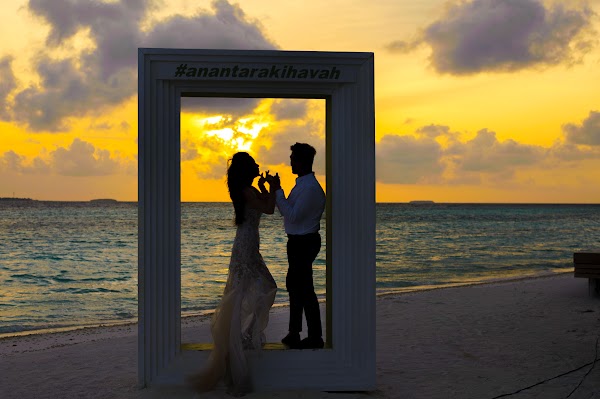 A & B Honeymoon Portrait at Anantara Kihavah Villas, Anantara Kihavah Villas, Baa Atoll, Maldives — frame 37