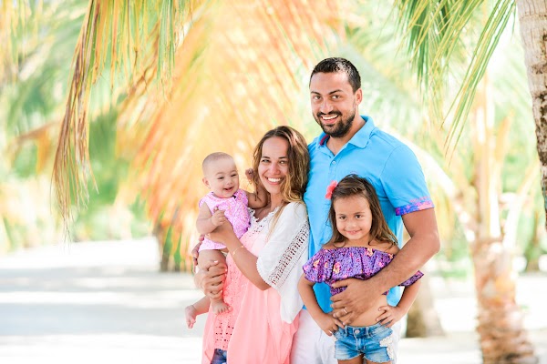A & N Family Portrait at Paradise Island Resort and Spa — frame 8