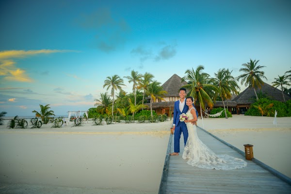 A & Z Elopement Elopement at Mirihi Island Resort — Mirihi Island Resort, Alifu Dhaalu Atoll, Maldives — frame 5