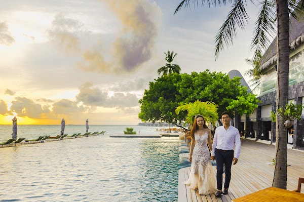 A & B Honeymoon Portrait at Anantara Kihavah Villas, Anantara Kihavah Villas, Baa Atoll, Maldives — frame 42