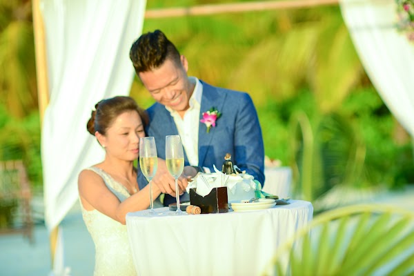 A & Z Elopement Elopement at Mirihi Island Resort — Mirihi Island Resort, Alifu Dhaalu Atoll, Maldives — frame 9