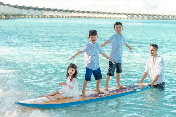 N & R Family Portrait at Finolhu Baa Atoll Maldives — photographed at Seaside Finolhu Baa Atoll Maldives, Baa (South Maalhosmadulu) Atoll — frame 3