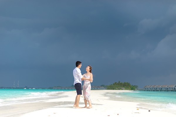 J & H Honeymoon Portrait at Kuramathi Maldives, Kuramathi Maldives, Alifu Alifu Atoll, Maldives — frame 6