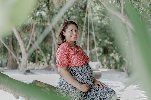 N & J Maternity Portrait at Vakkaru Maldives, Vakkaru Maldives, Baa Atoll, Maldives — frame 16