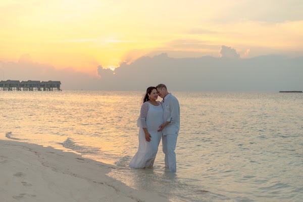 N & J Maternity Portrait at Vakkaru Maldives — photographed at Vakkaru Maldives, Baa (South Maalhosmadulu) Atoll — frame 4
