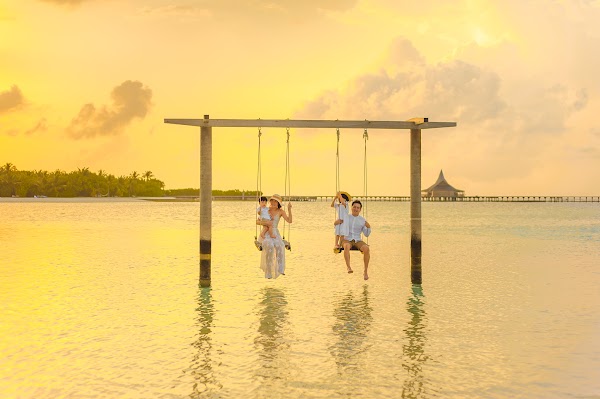 M & M Family Portrait at Anantara Resort and Spa Maldives, Anantara Resort and Spa Maldives, Kaafu Atoll, Maldives — frame 32