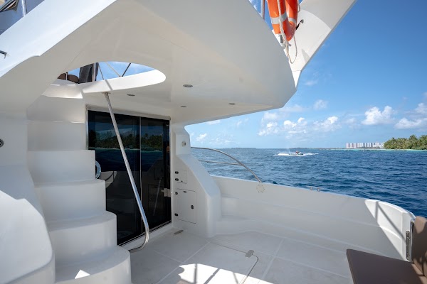 TIFFANY BLANC 14 - Luxury Yacht Charter, Maldives — frame 16