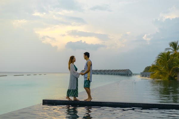 J & H Honeymoon Portrait at Kuramathi Maldives, Kuramathi Maldives, Alifu Alifu Atoll, Maldives — frame 21
