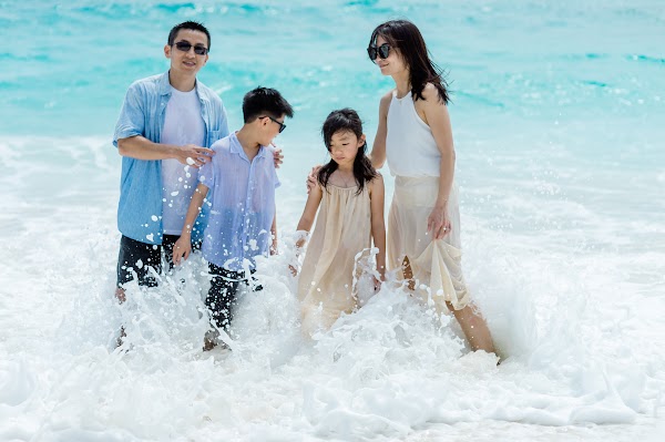 S & B Family Portrait at Dusit Thani Maldives, Dusit Thani Maldives, Baa Atoll, Maldives — frame 13