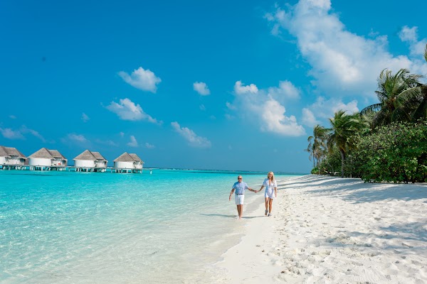 S & F Anniversary Portrait at Kanuhura, Kanuhura, Lhaviyani Atoll, Maldives — frame 20