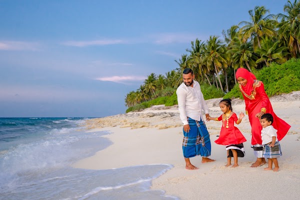 M & S Family Portrait at Fuvahmulah — frame 10