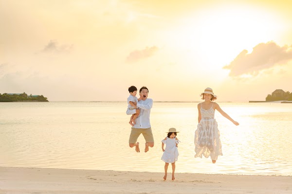 M & M Family Portrait at Anantara Resort and Spa Maldives, Anantara Resort and Spa Maldives, Kaafu Atoll, Maldives — frame 26