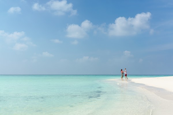 Maldives maternity photography — frame 3