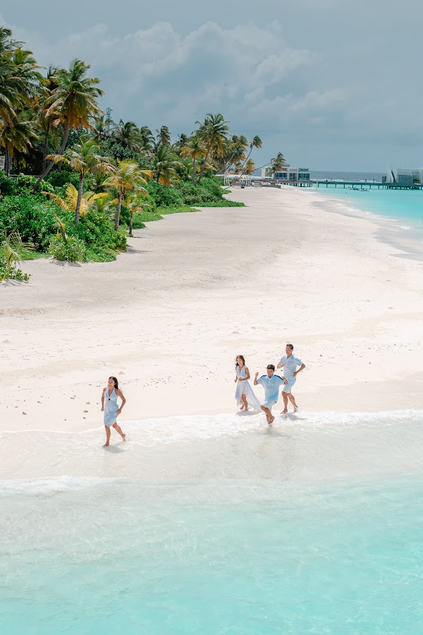 A & M Family Portrait at Jumeirah Maldives Olhahali Island, Jumeirah Maldives Olhahali Island, Kaafu Atoll, Maldives — frame 38