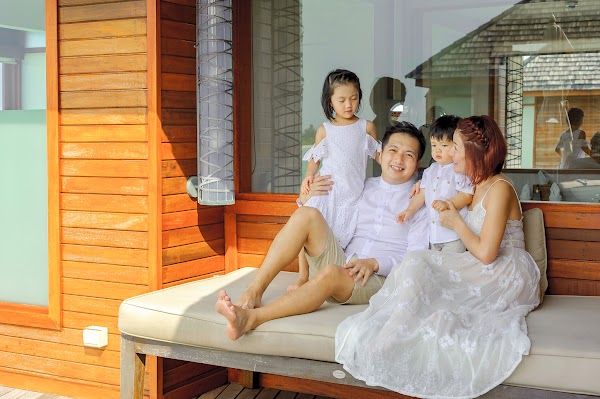 M & M Family Portrait at Anantara Resort and Spa Maldives, Anantara Resort and Spa Maldives, Kaafu Atoll, Maldives — frame 5