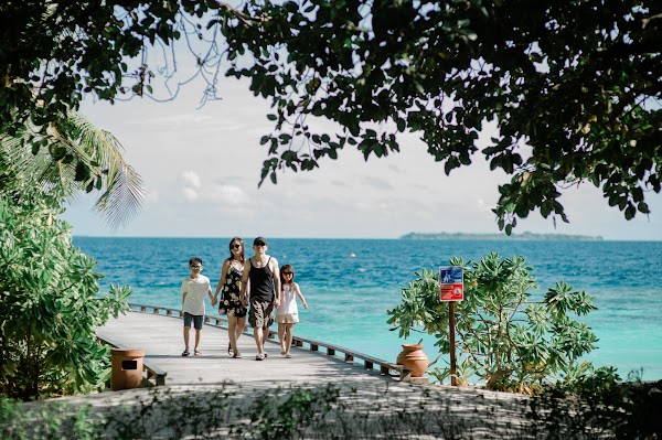 S & B Family Portrait at Dusit Thani Maldives, Dusit Thani Maldives, Baa Atoll, Maldives — frame 26