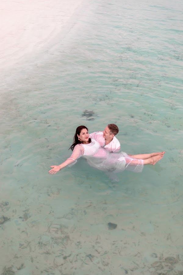 N & J Maternity Portrait at Vakkaru Maldives, Vakkaru Maldives, Baa Atoll, Maldives — frame 49