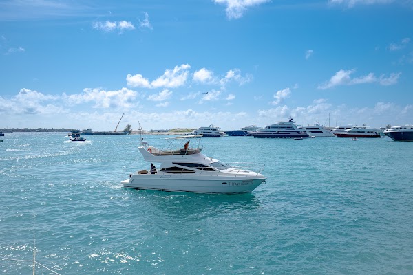 TIFFANY BLANC 14 - Luxury Yacht Charter — frame 8