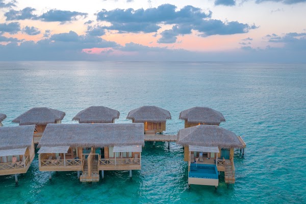 You and Me Maldives — frame 7