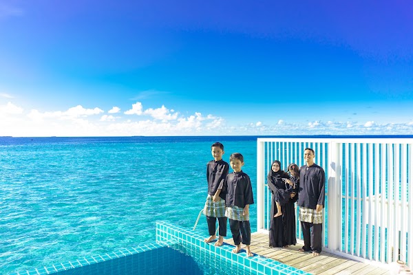 N & R Family Portrait at Finolhu Baa Atoll Maldives, Finolhu Baa Atoll Maldives, Baa Atoll, Maldives — frame 18