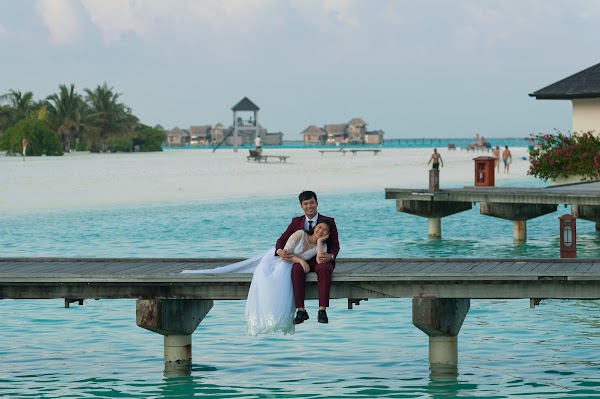 P & N Honeymoon Portrait at Paradise Island Resort and Spa — frame 4