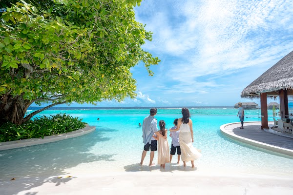 S & B Family Portrait at Dusit Thani Maldives, Dusit Thani Maldives, Baa Atoll, Maldives — frame 34