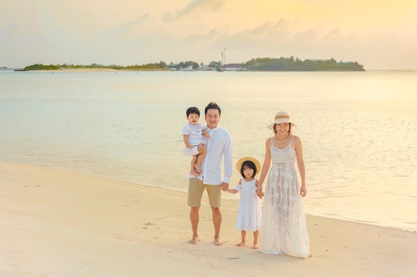 M & M Family Portrait at Anantara Resort and Spa Maldives, Anantara Resort and Spa Maldives, Kaafu Atoll, Maldives — frame 24