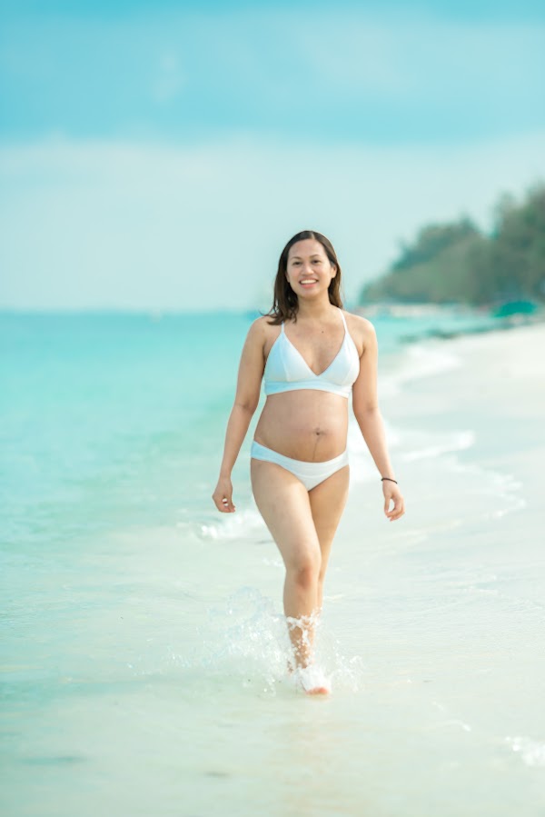 R & O Maternity Portrait at Hulhumale, Hulhumale, Kaafu Atoll, Maldives — frame 41