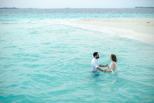 J & Y Honeymoon Portrait at Eriyadhu Island Resort — J & Y Honeymoon Portrait at Eriyadhu Island Resort, Eriyadhu Island Resort, Kaafu Atoll, Maldives — frame 5