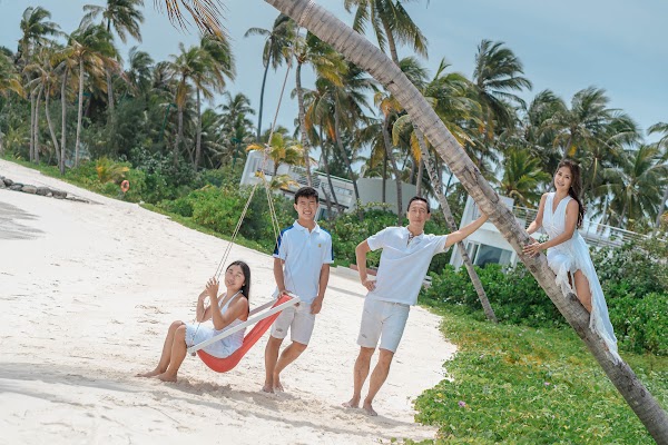 A & M Family Portrait at Jumeirah Maldives Olhahali Island, Jumeirah Maldives Olhahali Island, Kaafu Atoll, Maldives — frame 6