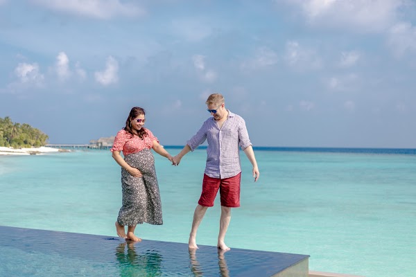 N & J Maternity Portrait at Vakkaru Maldives — photographed at Vakkaru Maldives, Baa (South Maalhosmadulu) Atoll — frame 3