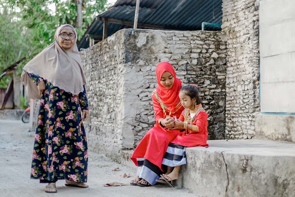 M & S Family Portrait at Fuvahmulah — Fuvahmulah, Ghaviyani Atoll, Maldives — frame 9