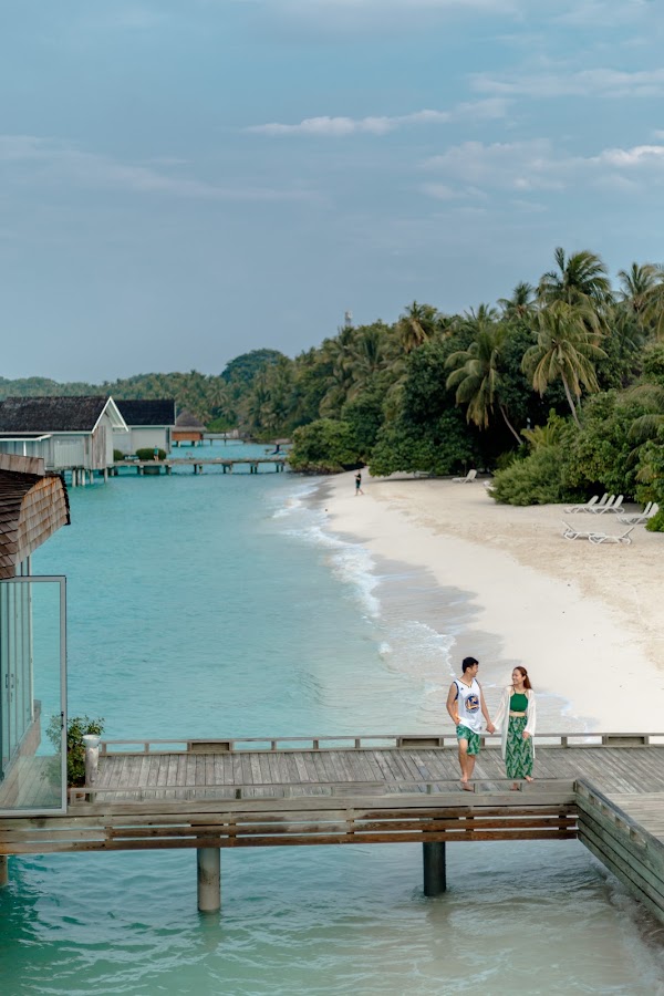 J & H Honeymoon Portrait at Kuramathi Maldives, Kuramathi Maldives, Alifu Alifu Atoll, Maldives — frame 41