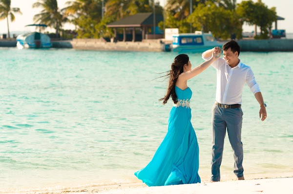 P & N Honeymoon Portrait at Paradise Island Resort and Spa — frame 3